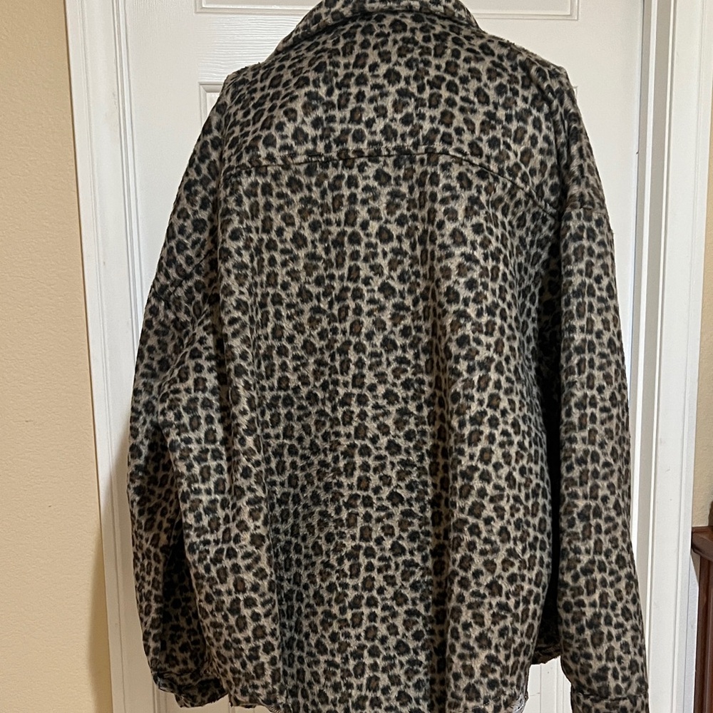 Leopard Print Women’s Shacket - Picture 6 of 10